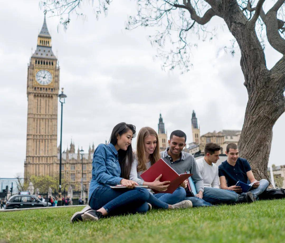 英國留學生就業前景_中國學生vs英國學生_西班牙留學后可以就業么