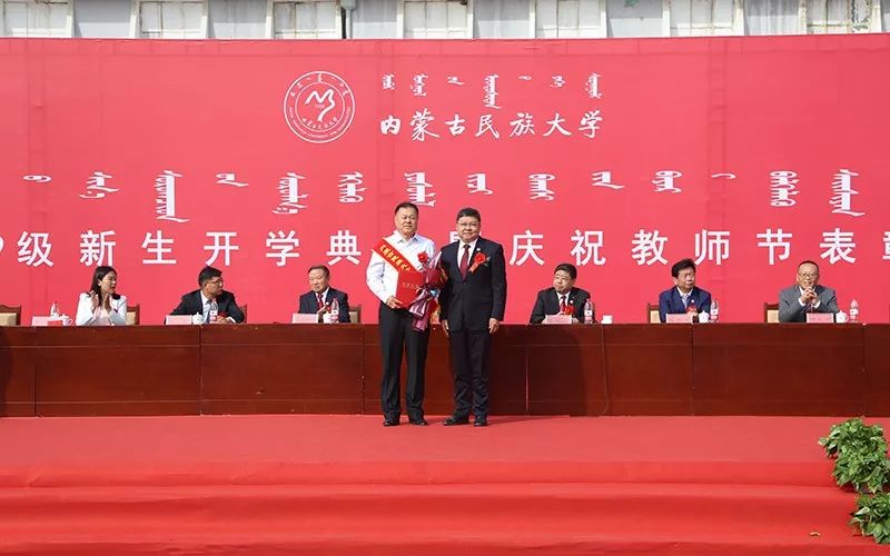 贊澳大利亞慶節的優美句子_贊美童年的優美句子_曲阜杜慶節簡歷