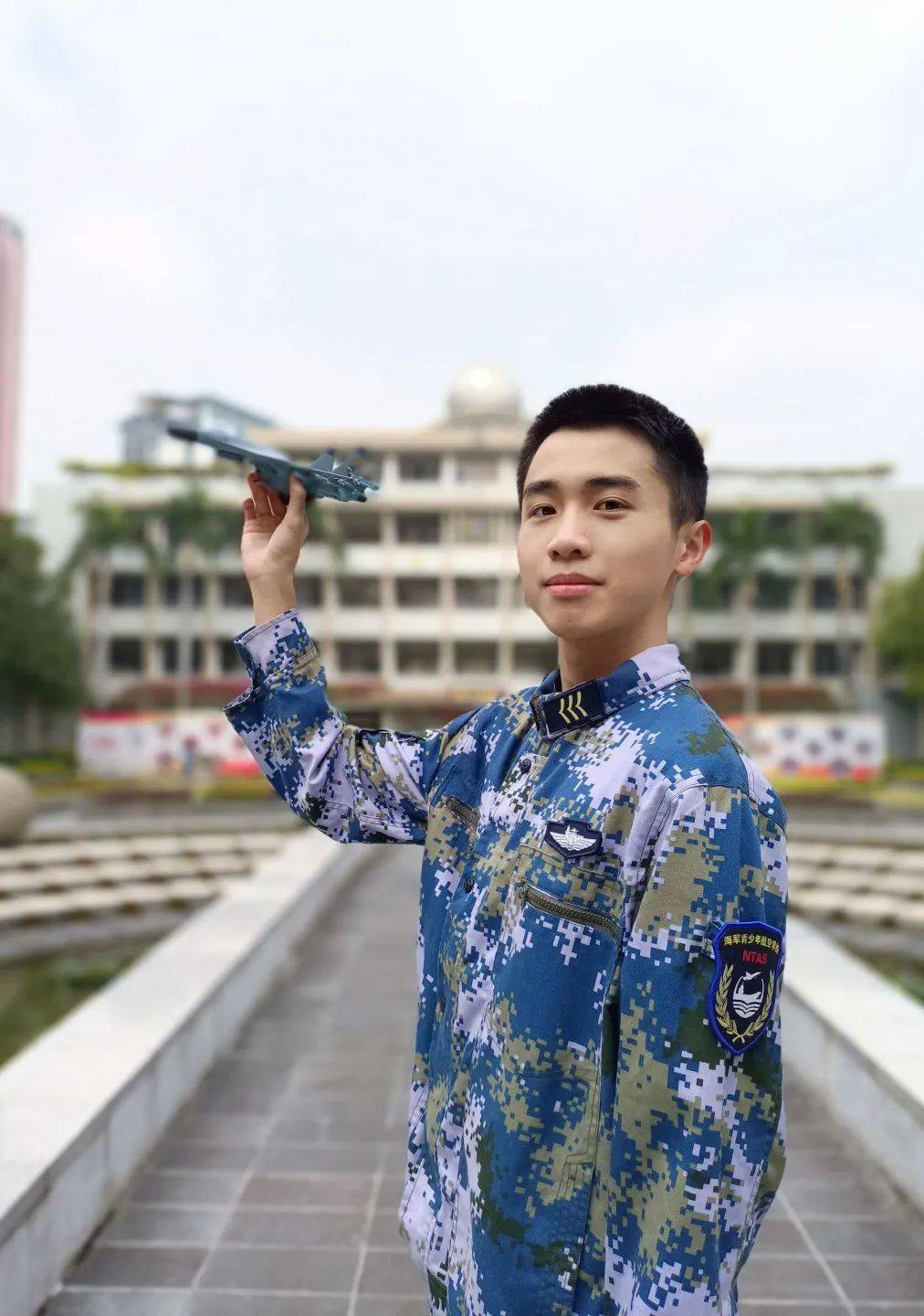 西安空軍工程大學分數_空軍航空大學錄取分數_信陽空軍工程大學分數