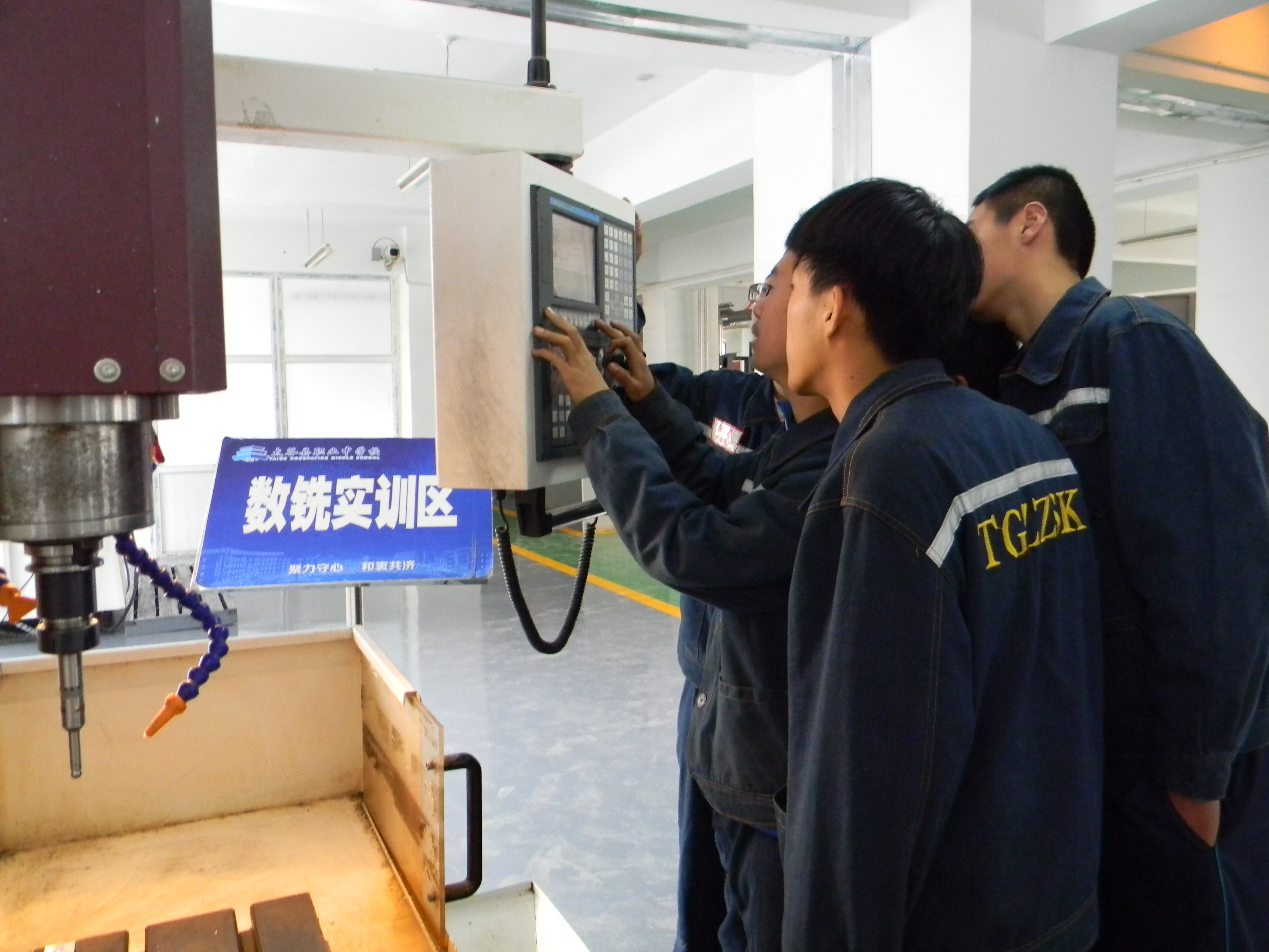 日照職業技術學院分數線_鐵路學院技術職工學院_甘肅職業警察學院分數