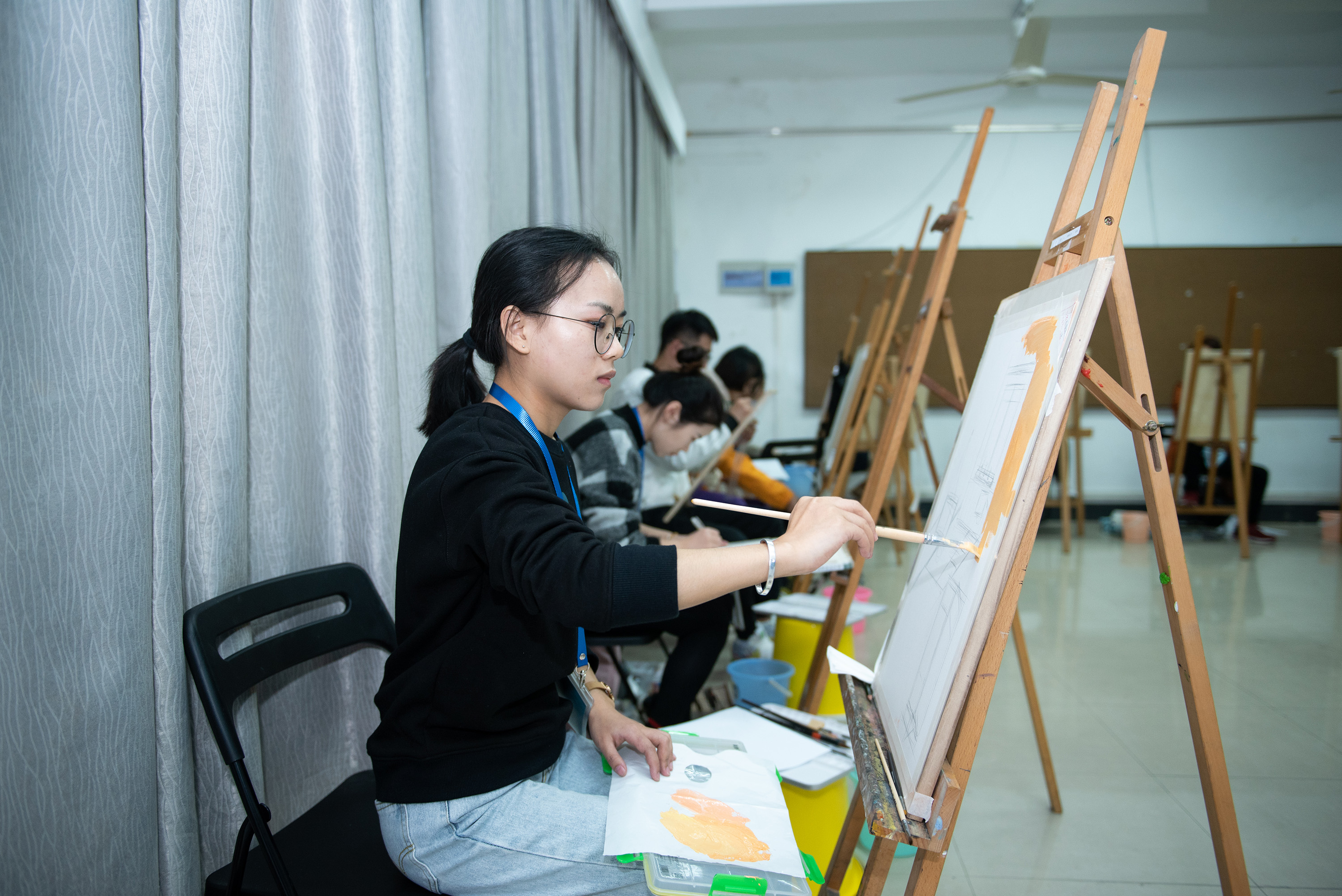 四川音樂學院分數線_四川外國語學院成都學院_南京曉莊學院音樂分數