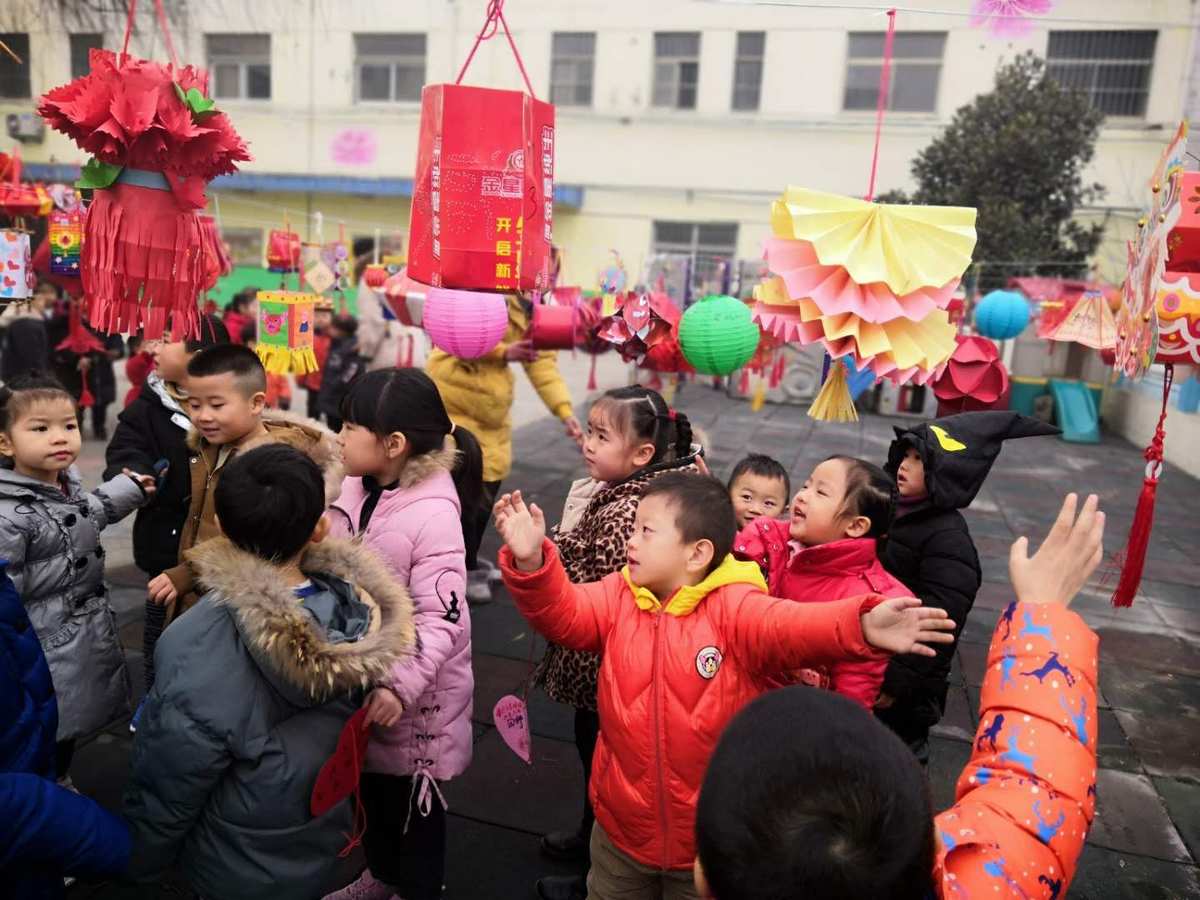 幼兒園元旦聯歡會主持詞_元旦聯歡會主持詞一人主持_幼兒元旦主持詞