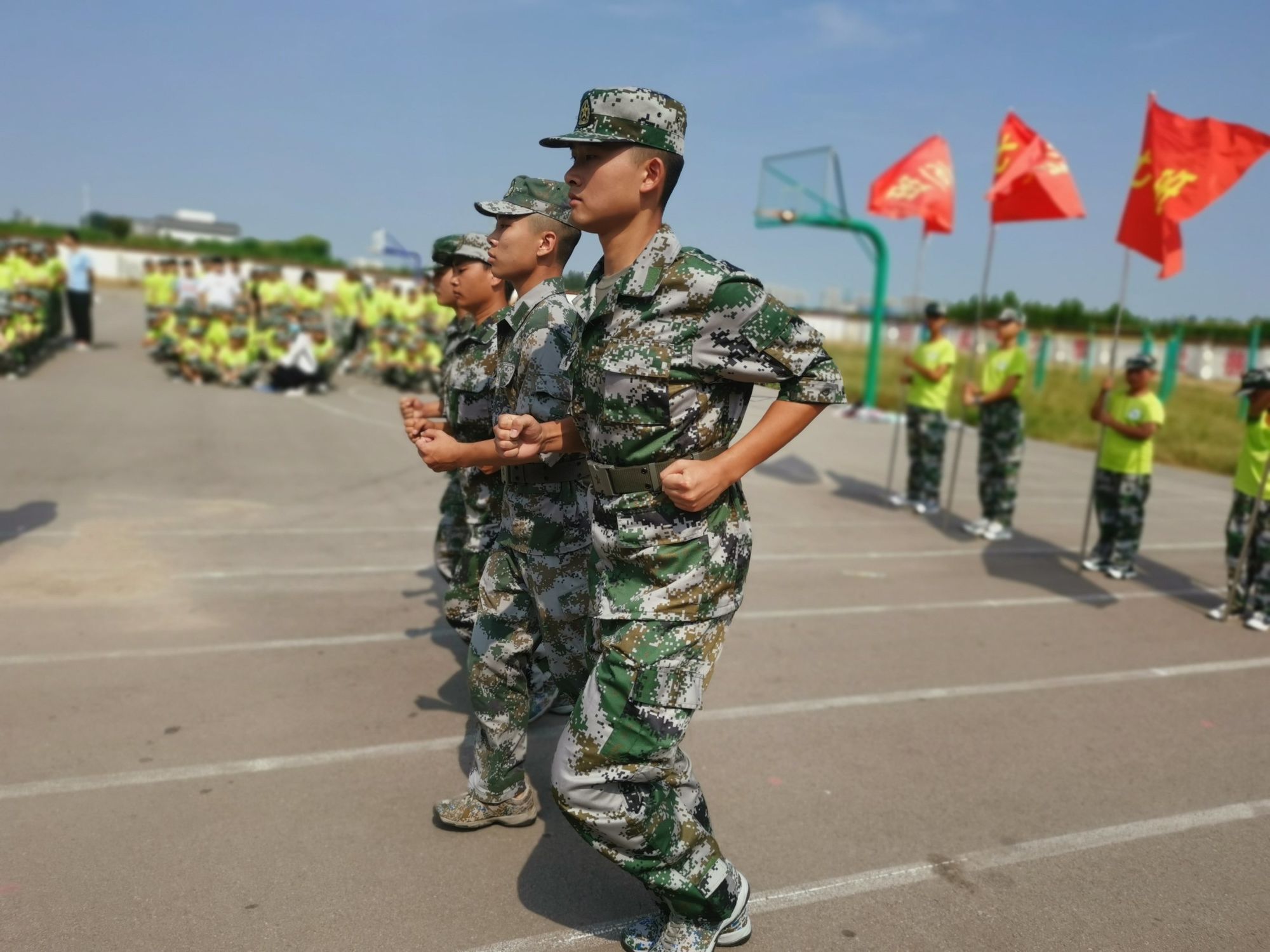 訴說軍訓苦的詩_辣媽正傳張譯苦追孫儷親自伺候脫鞋是哪一集_軍訓的酸甜苦辣作文