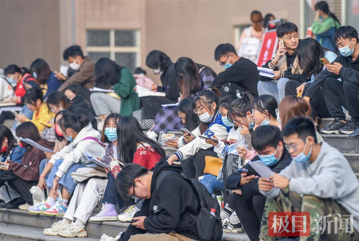 教師資格證面試報名_資格證分b證和c證嗎_教師考編資格復審報名登記表