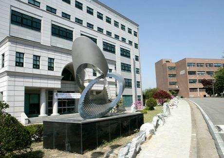 俄羅斯大學經濟學專業(yè)排名_2021年深圳大學經濟學院自考專業(yè)_經濟商科專業(yè)英國大學排名