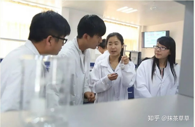 留學去美國好還是英國_英國留學去哪個大學好_英國去高中生留學