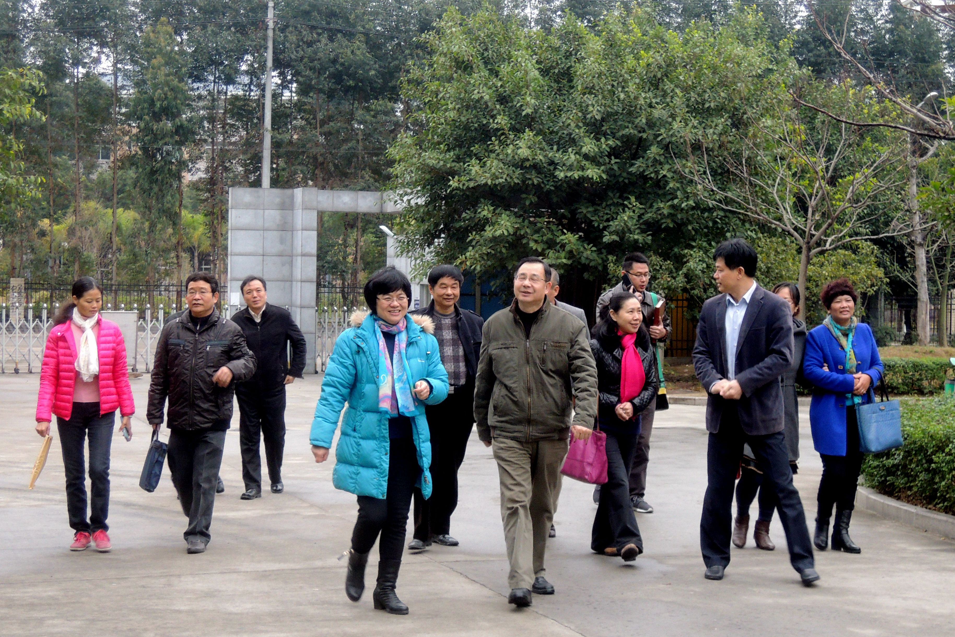 廈門北站到廈門工商旅游學(xué)校_加拿大旅游學(xué)英語(yǔ)_廈門工商旅游學(xué)院