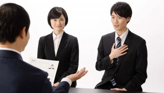 新加坡碩士留學需要托福還是雅思成績_新加坡高中留學一年費用_新加坡留學考試有哪些內容