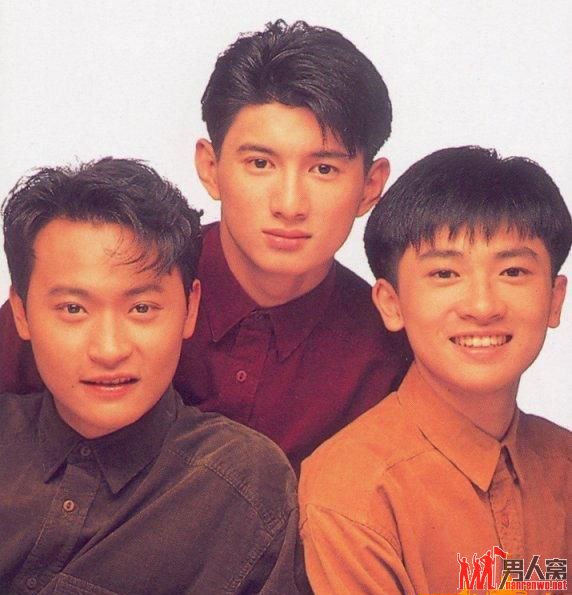 小虎隊(duì)紅蜻蜓歌詞_小虎隊(duì)和tfboys哪個(gè)紅_小虎隊(duì)同心圓歌詞