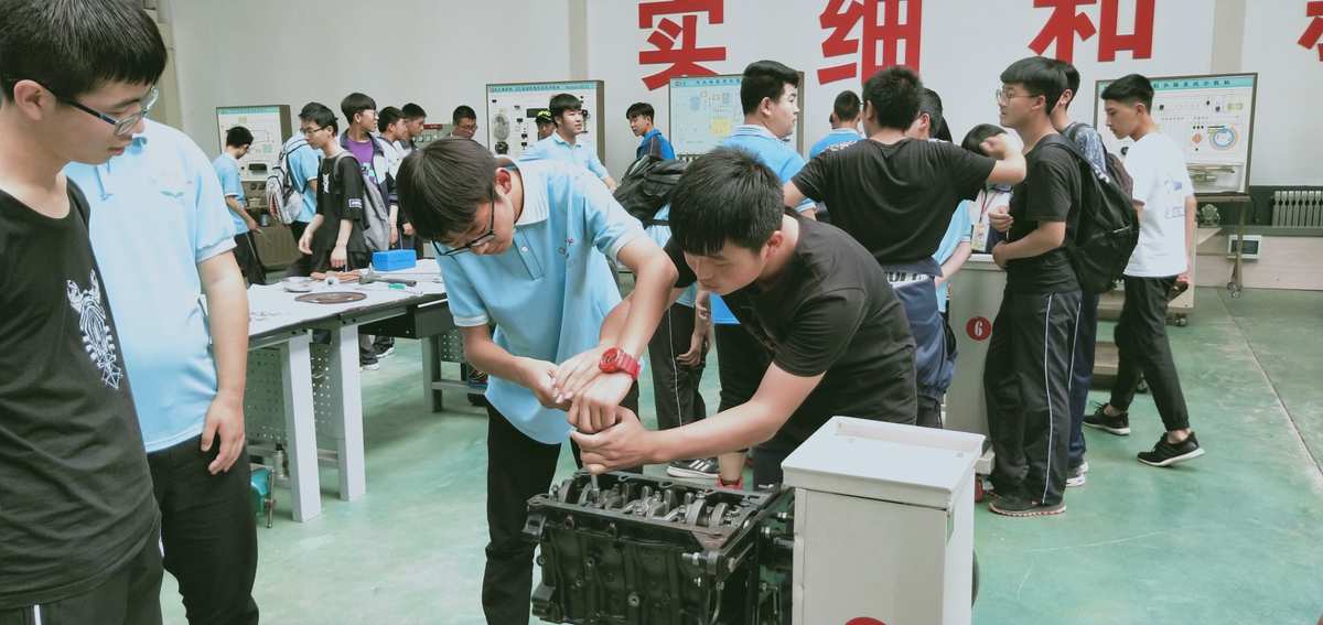 沈陽裝備制造工程學校鐵西校區怎么樣2014_沈陽裝備制造學校有什么專業_沈陽市裝備制造工程學校