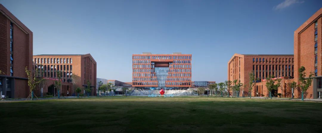 湖南有哪些大學(xué)是重本_成都信息工程大學(xué)是1本_2023鄭州輕工業(yè)大學(xué)是幾本最新要求