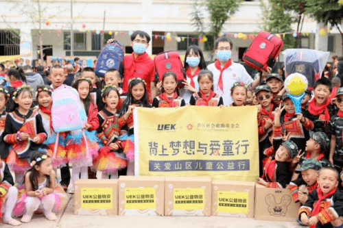 給貧困山區小朋友的一封信_山區貧困兒童的資料_大連市山區貧困小學