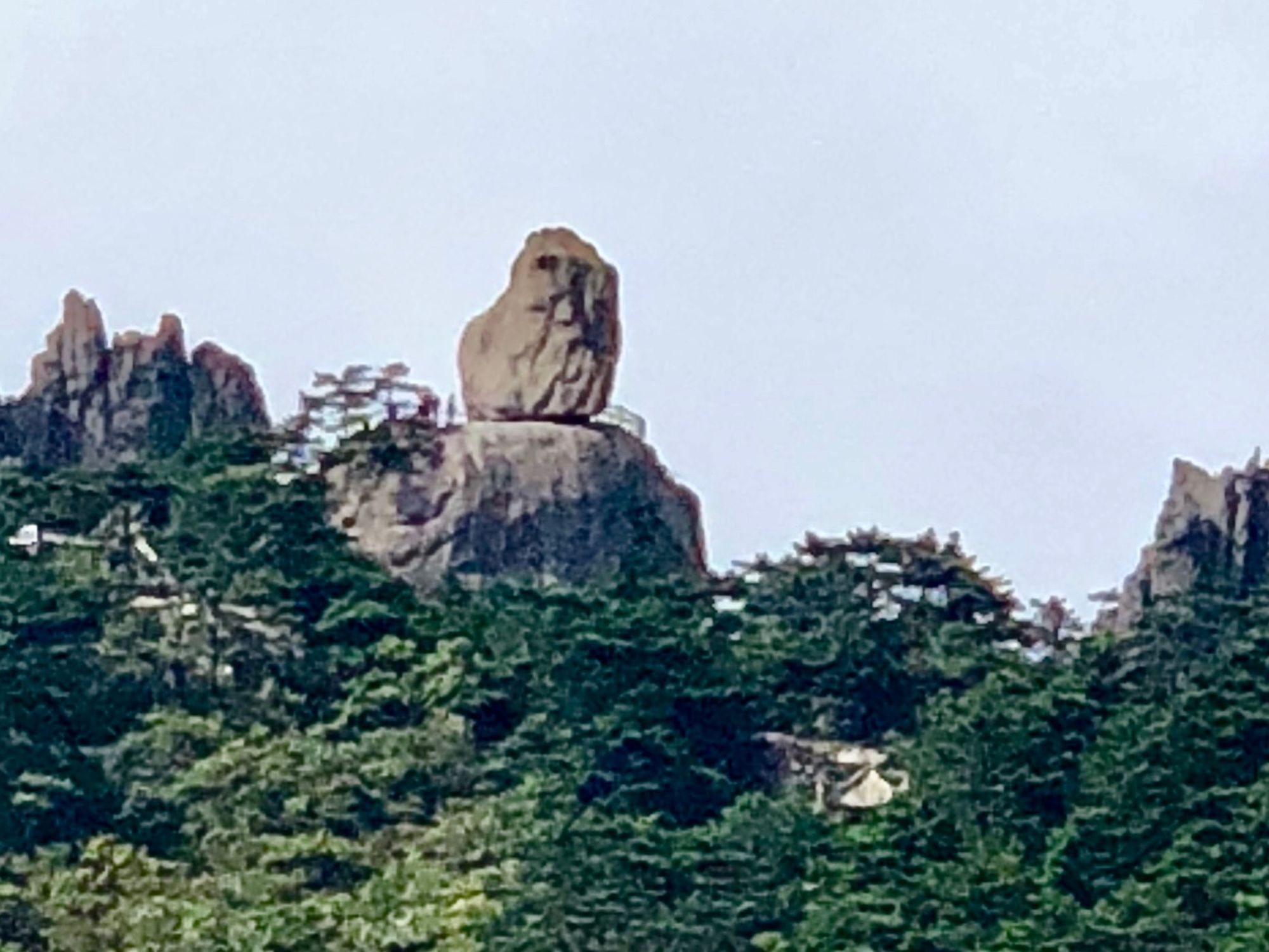 黃山奇石之仙女彈琴_黃山奇石仙女彈琴簡介_黃山奇石仙女彈琴