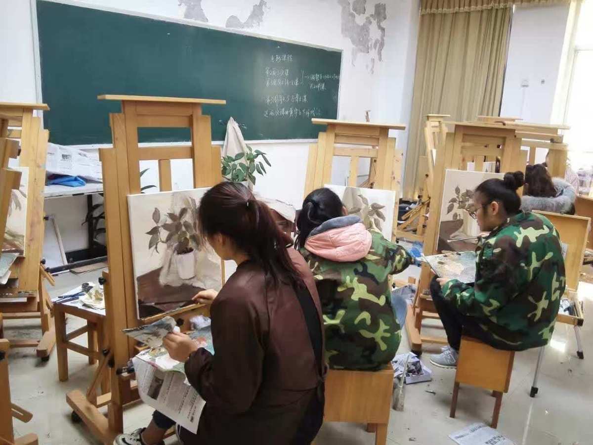 世界上最頂級的藝術學院_廣東白云學院藝術與建筑學院_肩上芭蕾 世界頂級藝術表現