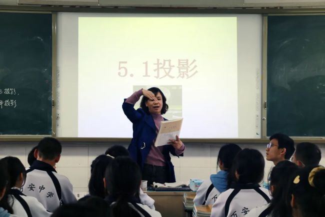 杭州西湖噴泉音樂視頻_濟南泉城廣場噴泉音樂有哪些_描寫音樂噴泉的作文