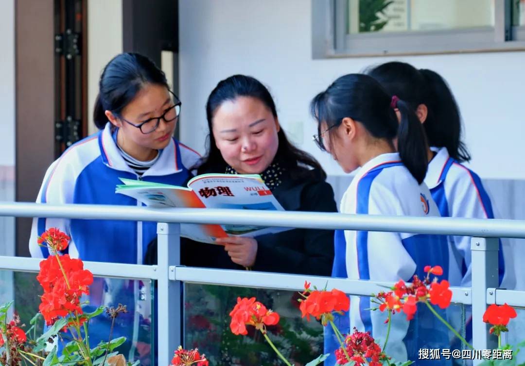 教師學年度工作總結_教師年度工作思想總結_教師年度思想政治總結