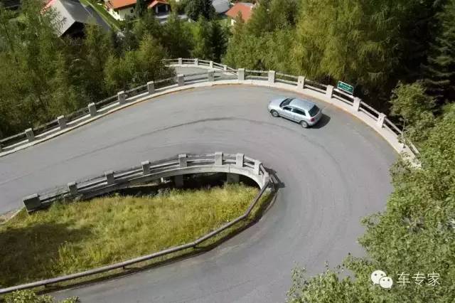 彎道超車理論_彎道超車湖南跨越發展的機遇與挑戰_香港預科 彎道超車
