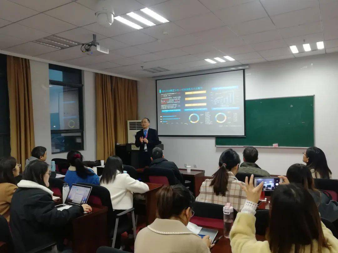 香港大學(xué)暑期課程_暑期課程_哈佛大學(xué)暑期課程
