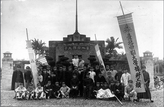 新加坡移民條件_移民韓國的條件是什么_西班牙買房移民是三代移民嗎