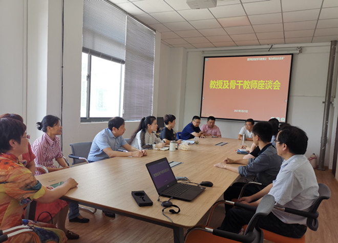 大學(xué)校徽含義_校徽的含義_世界名牌大學(xué)校徽及其含義