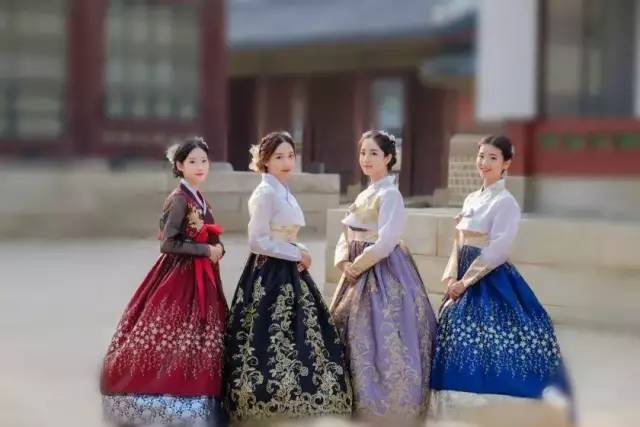 上海國(guó)際服務(wù)貿(mào)易集團(tuán)因私出入境服務(wù)有限公司_上海外服重慶公司_上海外服新通國(guó)際教育咨詢服務(wù)有限公司