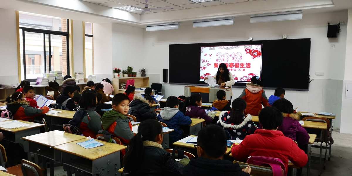 湛江一中培才學校招生_湛江一中培才學校_湛江一中培才學校校服