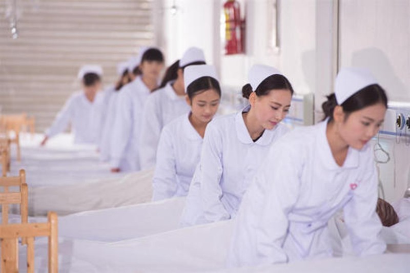 廣州蒲奈兒專業(yè)美甲護理中心團購_專業(yè)頸部護理手法視頻_護理專業(yè)排名