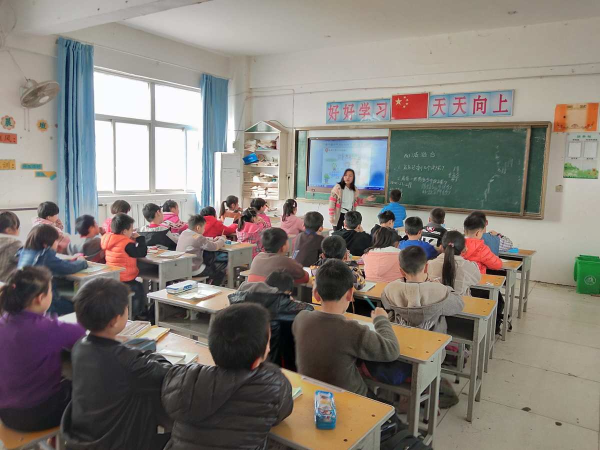 喜歡老師作文500字_我最喜愛的老師作文_喜愛作文老師怎么寫