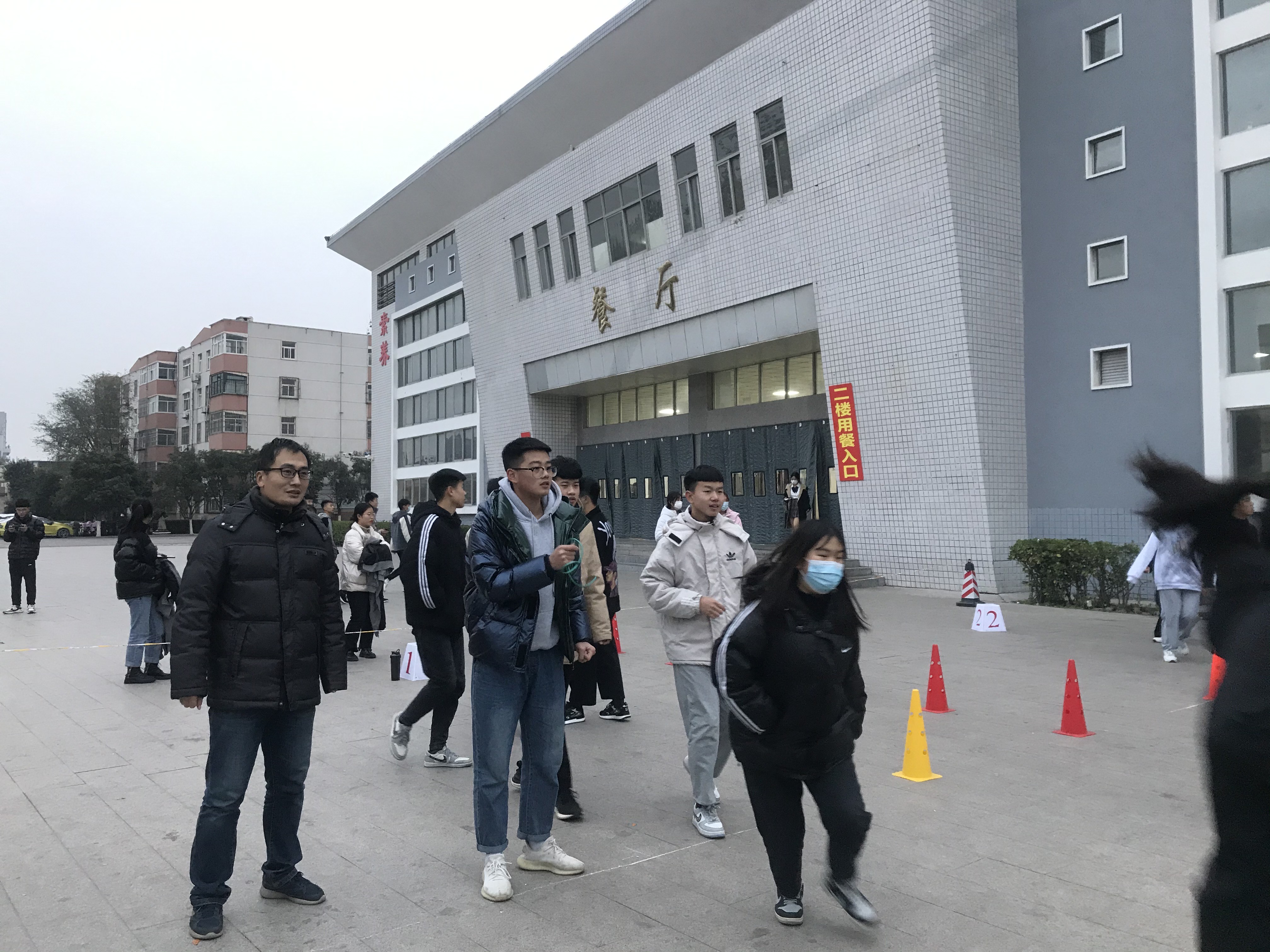 河南省經濟技術學校管理的嚴嗎_河南省經濟技術學校官網招聘_河南省經濟技術學校