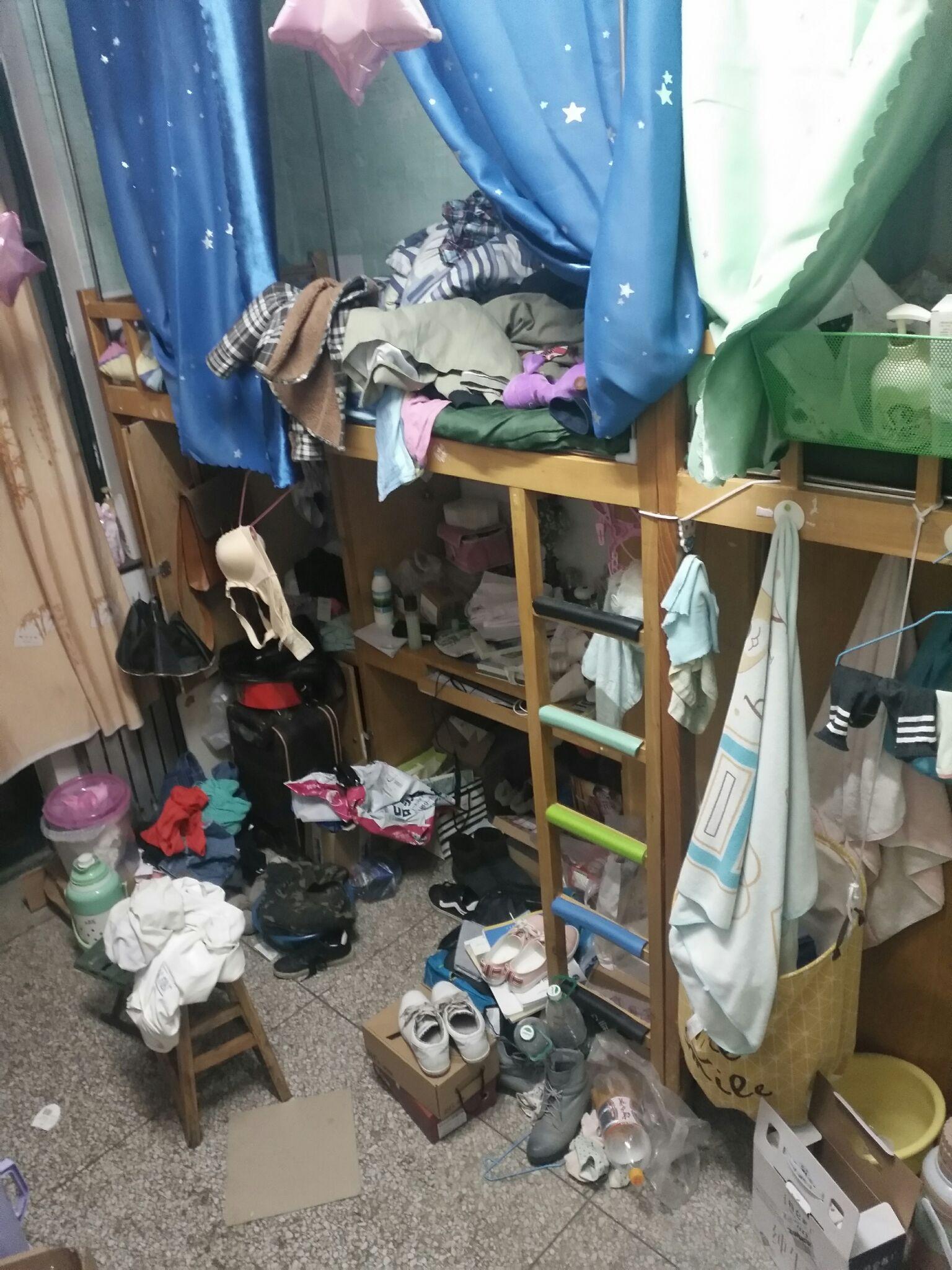 寢室寫作業_大學老師改作業_老師叫我去她寢室改作業