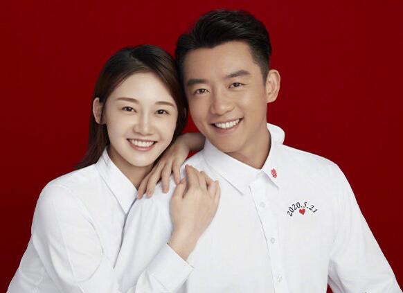鄭愷苗苗生產_鄭愷苗苗同框苗苗_鄭愷公布苗苗產女