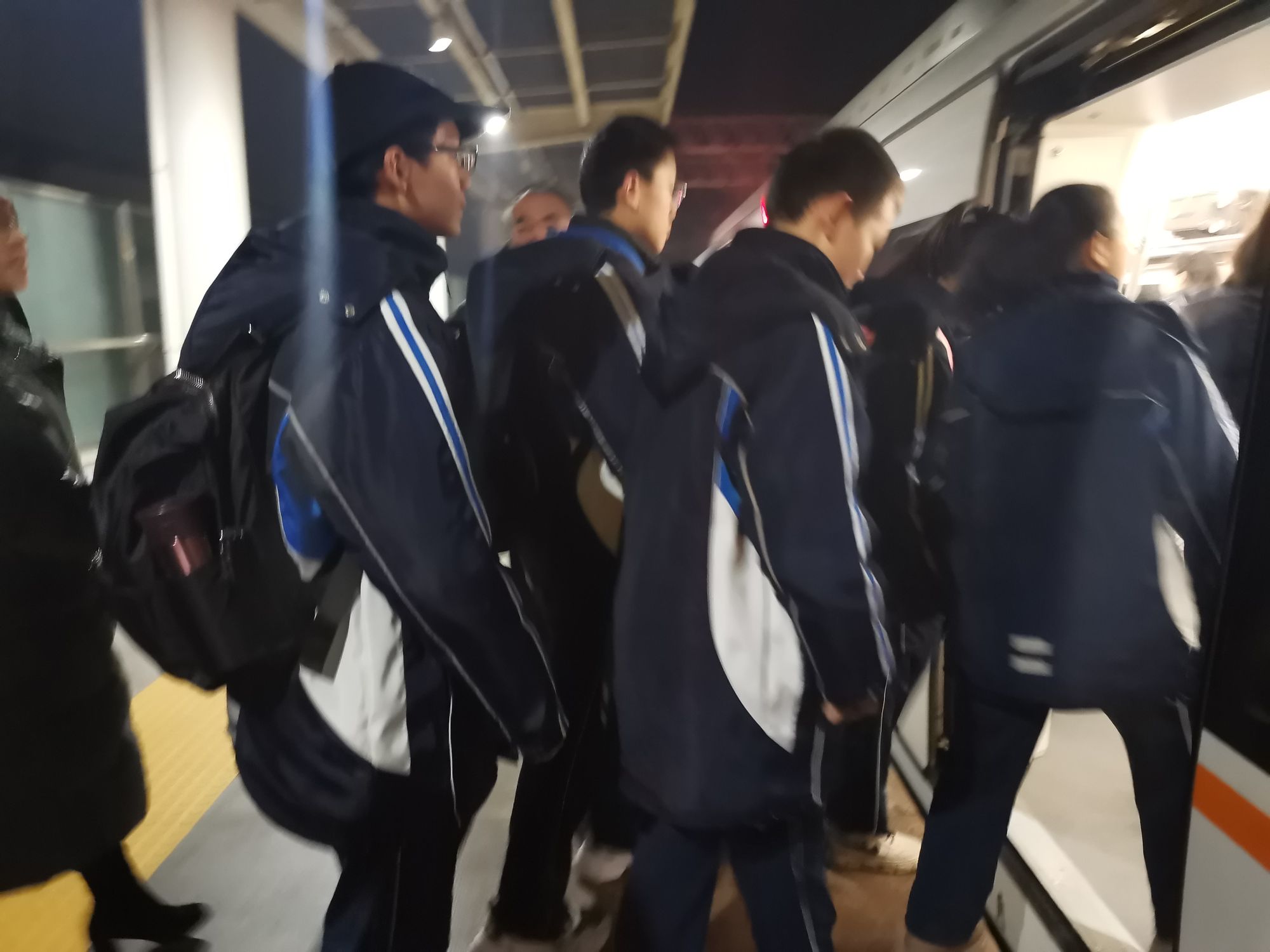 翠園東曉中學南校區_翠園東曉中學有飯堂嗎_翠園中學東曉校區