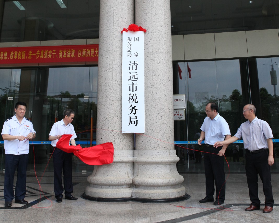 上海工資低于多少可以不交保險_上海工資低于最低標準怎么辦_上海最低工資