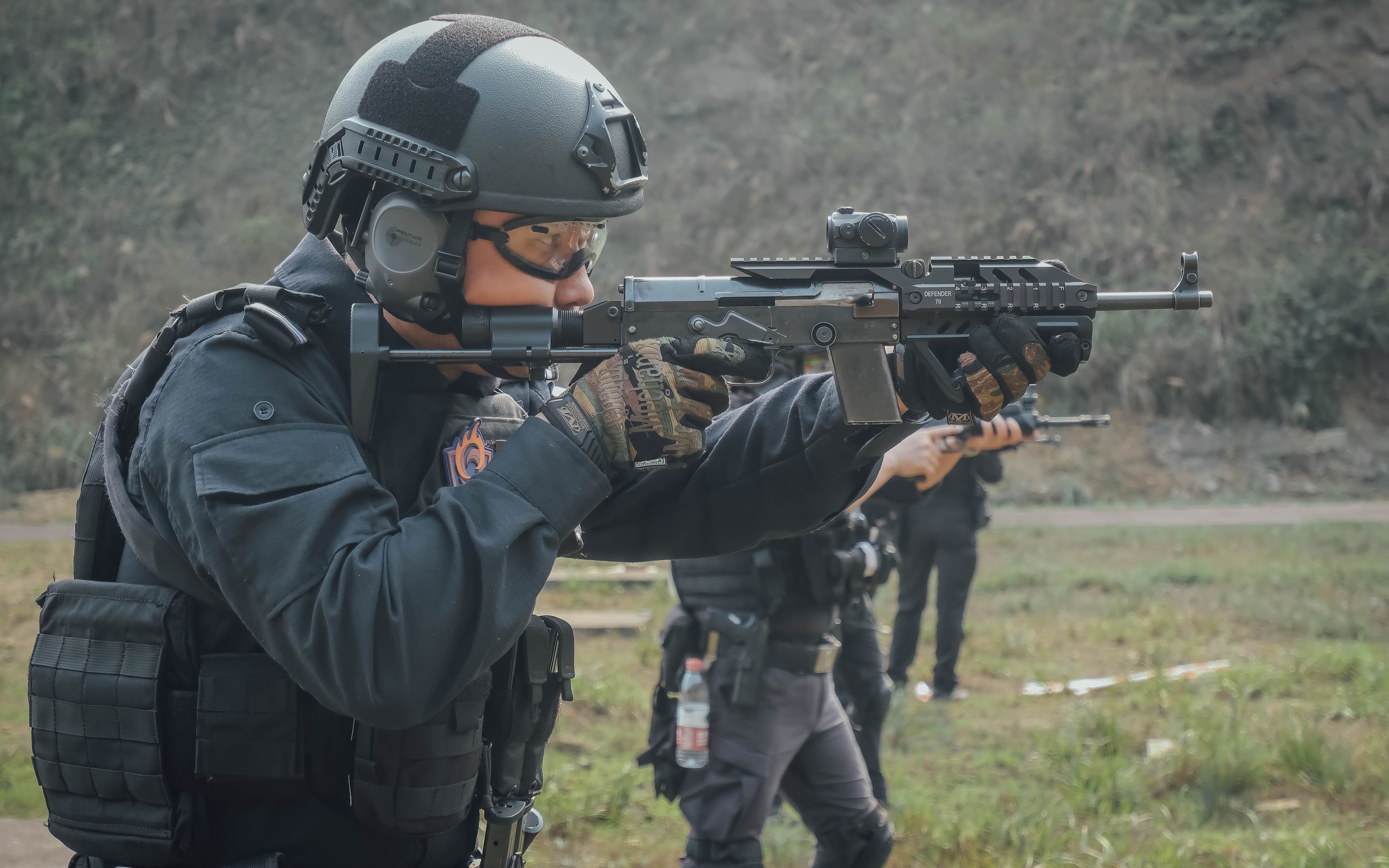 中國人民武裝警察部隊(duì)學(xué)院_中國鐵道警察學(xué)院_武裝突襲3怎么變警察