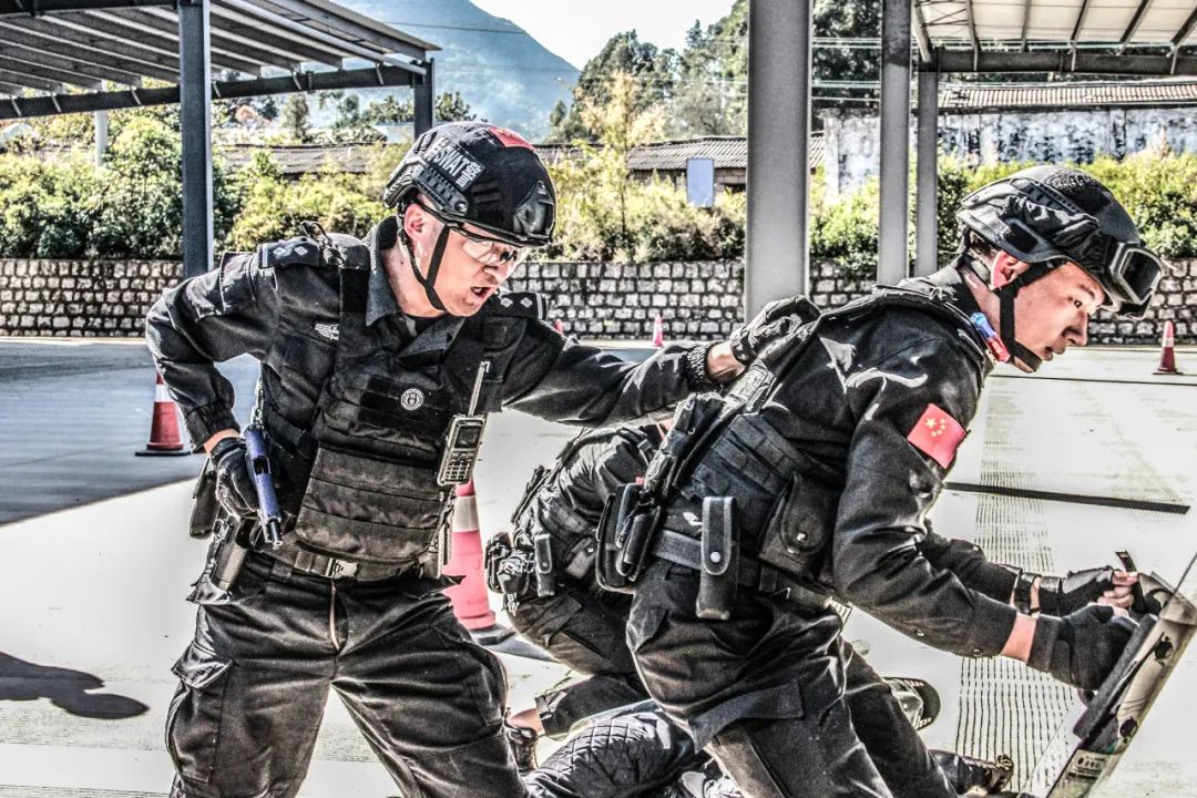 中國鐵道警察學(xué)院_武裝突襲3怎么變警察_中國人民武裝警察部隊(duì)學(xué)院