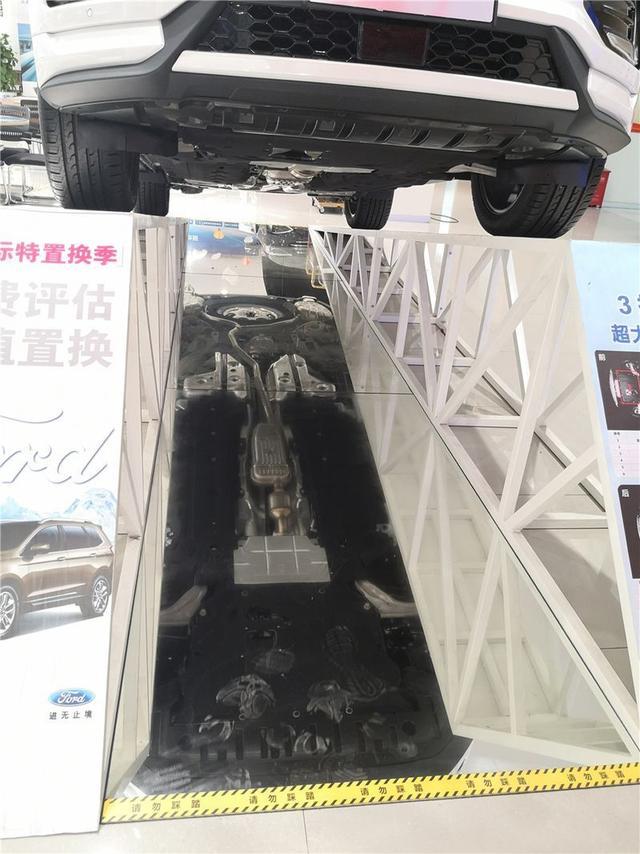 細寫開小車車的片段_開車時的細節(jié)描寫_小汽車怎樣描寫的