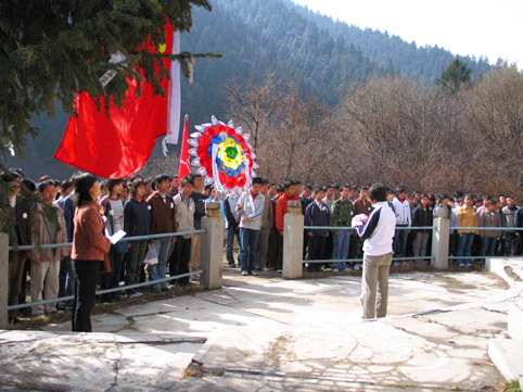 清明節(jié)烈士墓祭掃活動_清明節(jié)祭掃烈士陵墓_清明節(jié)祭掃烈士墓