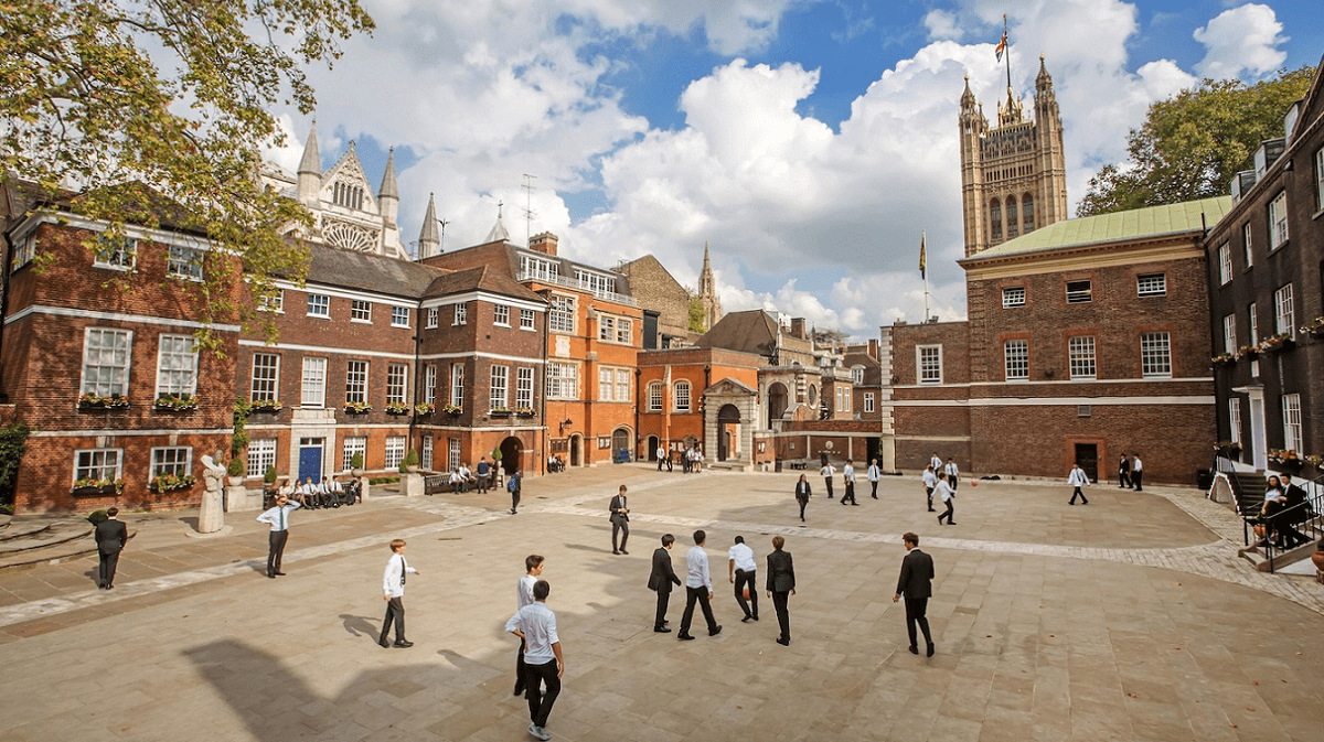 2023英國大學排名最新要求_英國大學放榜2021_英國大學排名及申請要求