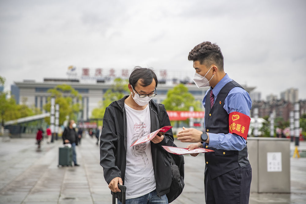 東方市鐵路中學校長簡介_東方鐵路中學電話_東方市鐵路中學
