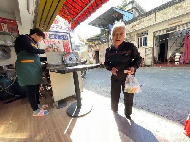 我是公交車誰都可以上_公交車上是什么味道_公交車上是否能夠飲食