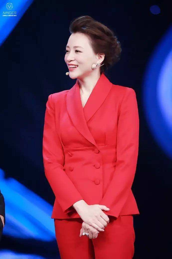 董卿春晚2018_董卿曝春晚潛規則_董卿談春晚
