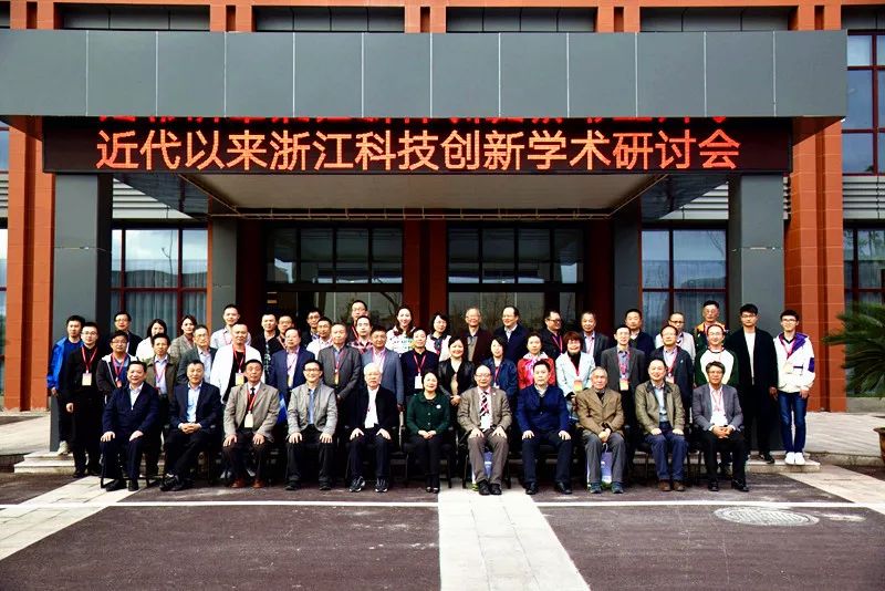 悉尼科技大學(xué)設(shè)湖北獎學(xué)金_持倉過夜什么意思_持有別人銀行卡20張