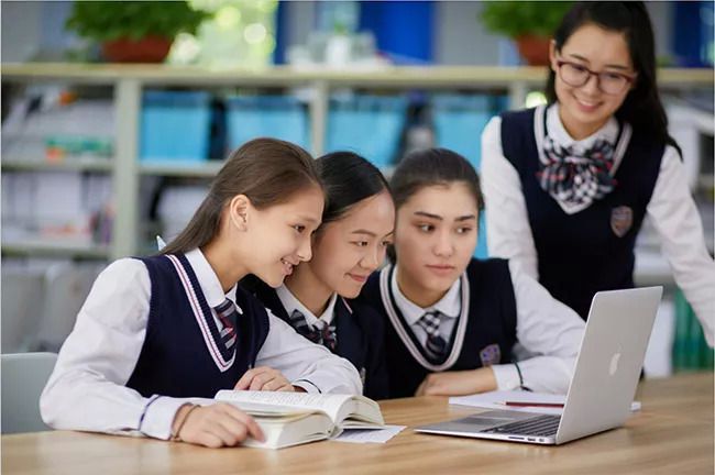 加拿大留學(xué)中介費(fèi)_中介留學(xué)加拿大費(fèi)用多少錢_中介留學(xué)加拿大費(fèi)用高嗎