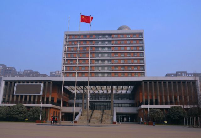 信陽師范學院華銳學院主頁_信陽華銳假日酒店_信陽華銳師范學院是幾本