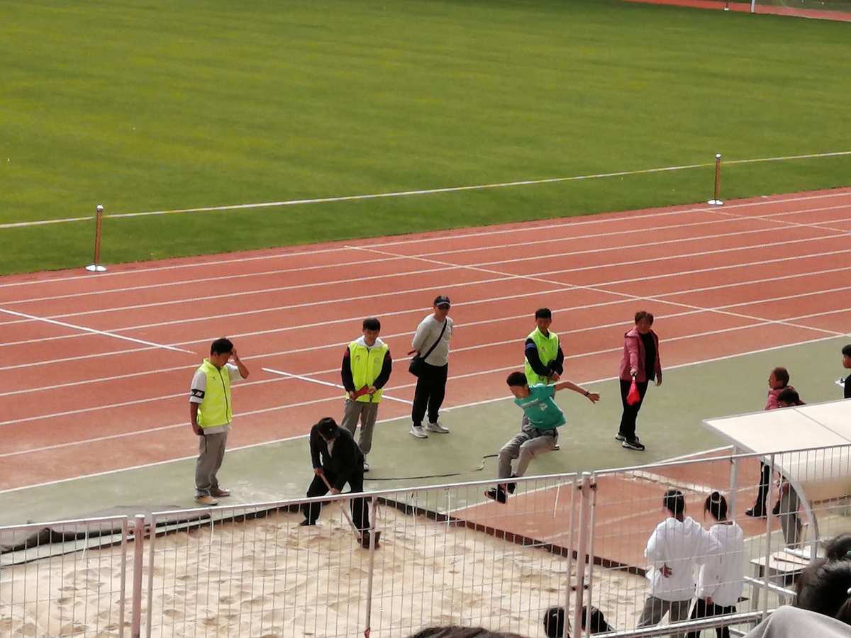 運動會投稿十幾字左右_運動會投稿一百多字_運動會投稿100字