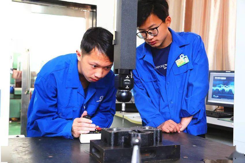 正定縣技工學(xué)校_技工縣正定學(xué)校校長(zhǎng)是誰(shuí)_正定技工學(xué)校電話