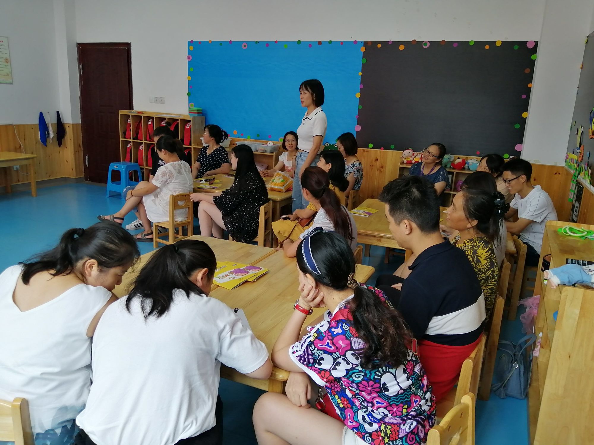 中班下學(xué)期工作計(jì)劃_中班學(xué)期計(jì)劃工作重點(diǎn)_中班學(xué)期工作計(jì)劃下學(xué)期
