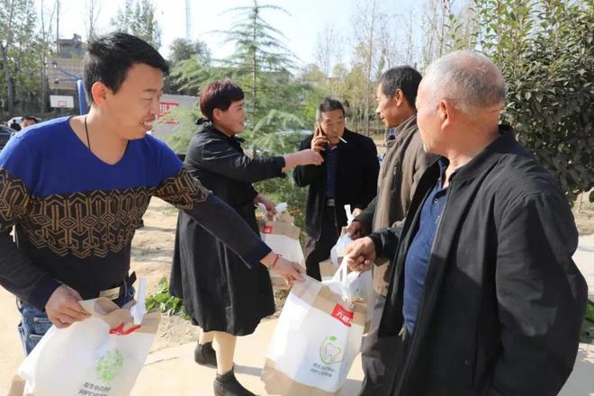 全國脫貧攻堅總結表彰大會通稿_全國脫貧攻堅總結表彰大會_全國脫貧攻堅總結表彰大會