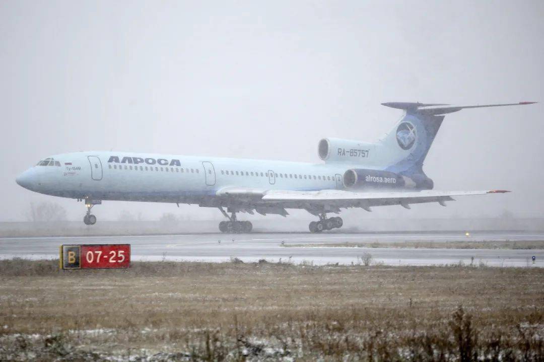 視頻俄航曝光迫降事件_俄航客機迫降視頻_俄航迫降視頻曝光