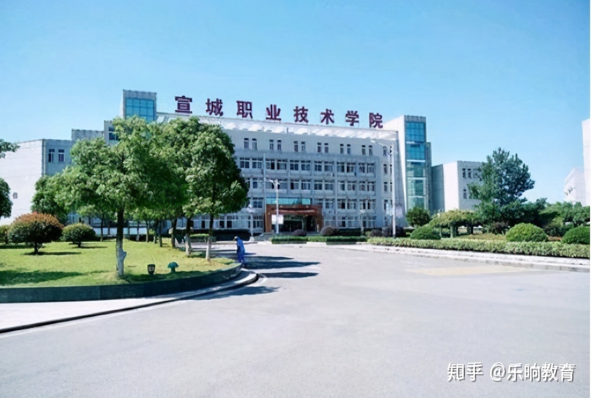 黃山學(xué)院什么時(shí)候升本科的_黃山學(xué)院今年擴(kuò)招嗎_2023黃山學(xué)院是幾本最新要求